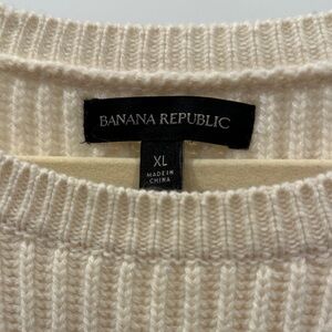 Banana Republic Women's Ivory Crew Neck Sweater